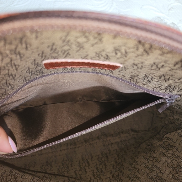 Vintage Yves Saint Laurent bag - Picture 10 of 12